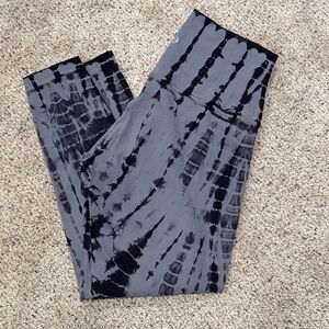 LULULEMON Tie-Dye Cropped Leggings